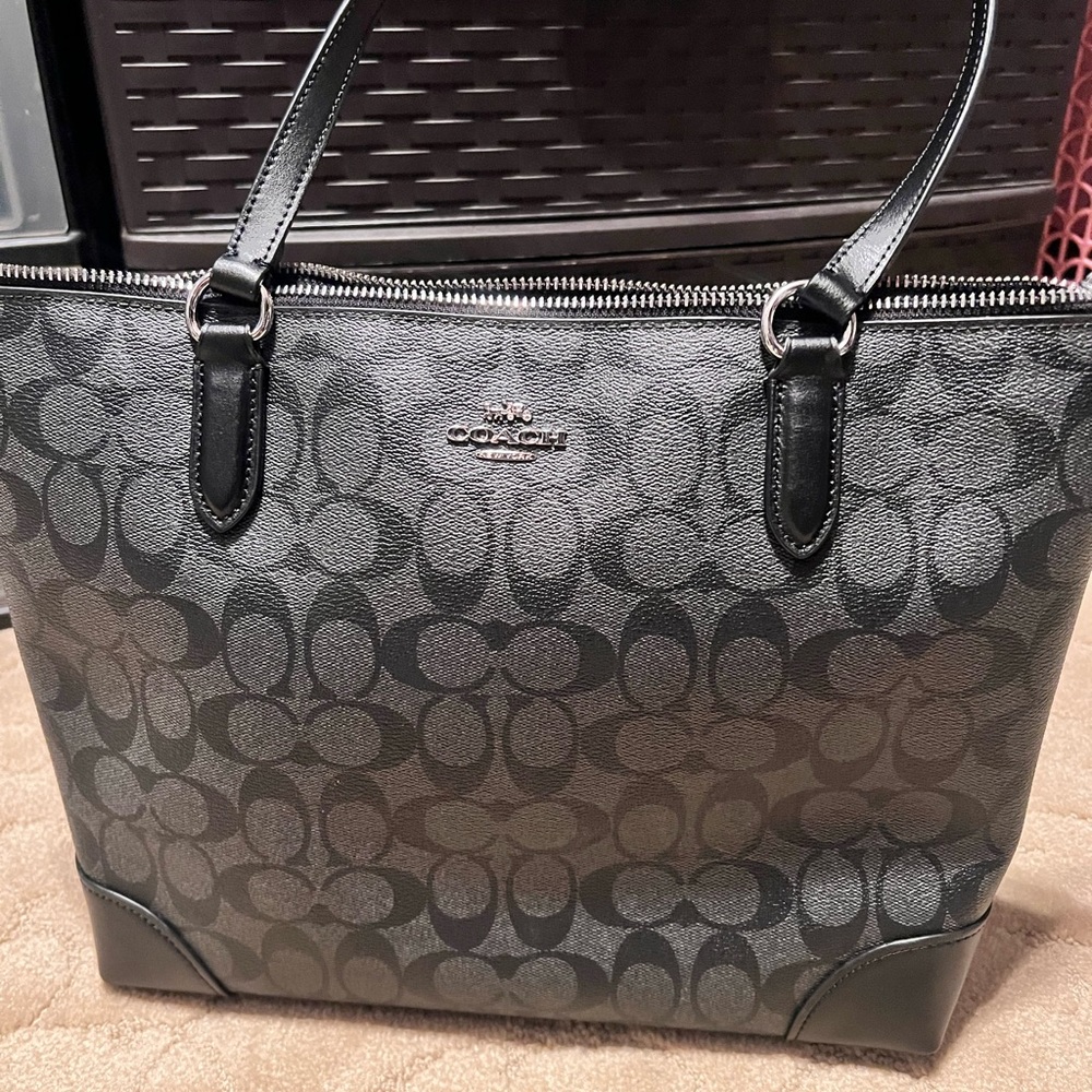 Coach Tote Shoulder Bag Zip Top In Signature Canvas Black Smoke MATCHING WALLET